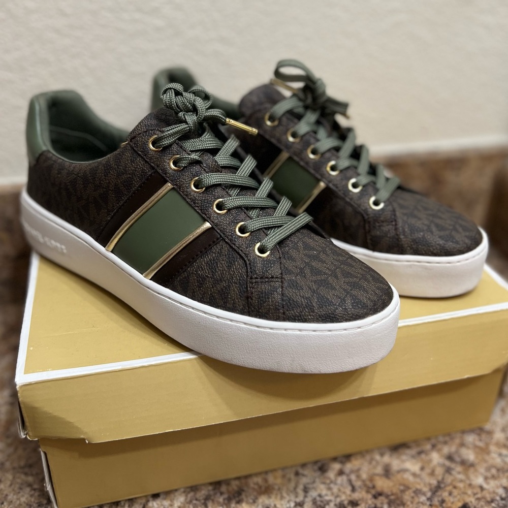 Michael Kors Logo Sneaker